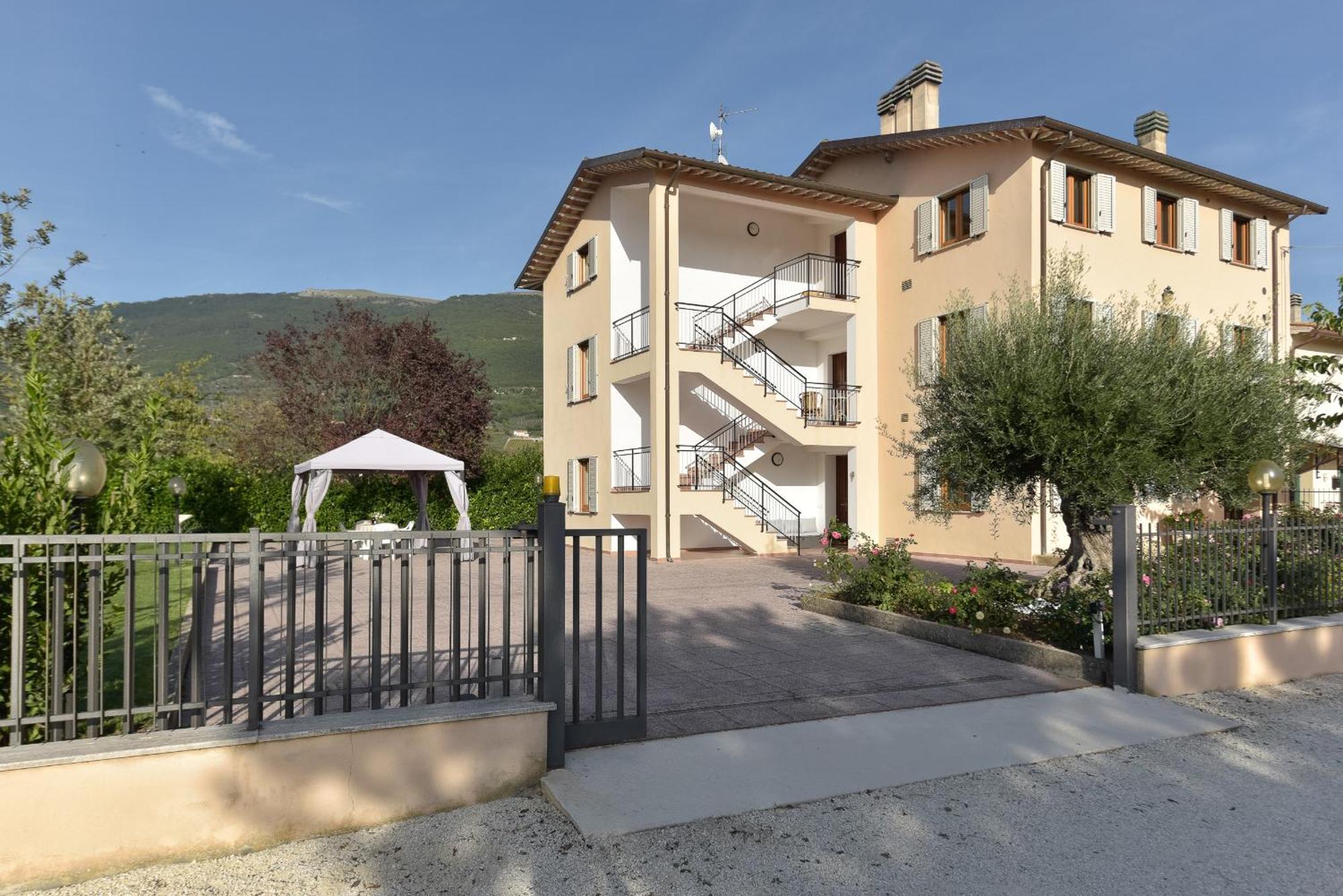 Villa Scarponi אסיסי מראה חיצוני תמונה
